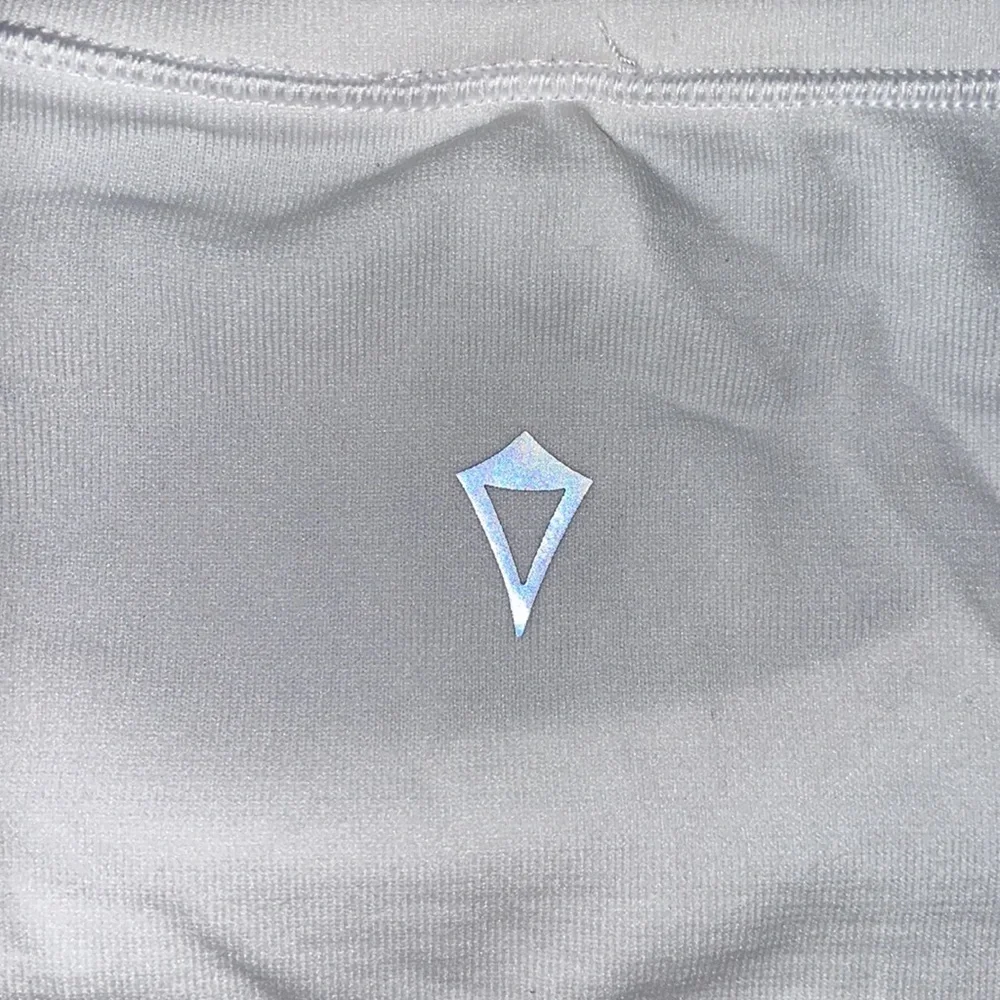 IVIVVA, kids size 12, white sports t- shirt - Picture 3 of 4